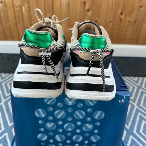 Lucky Step Women’s Chunky Colorful Sneaker - Picture 5 of 6